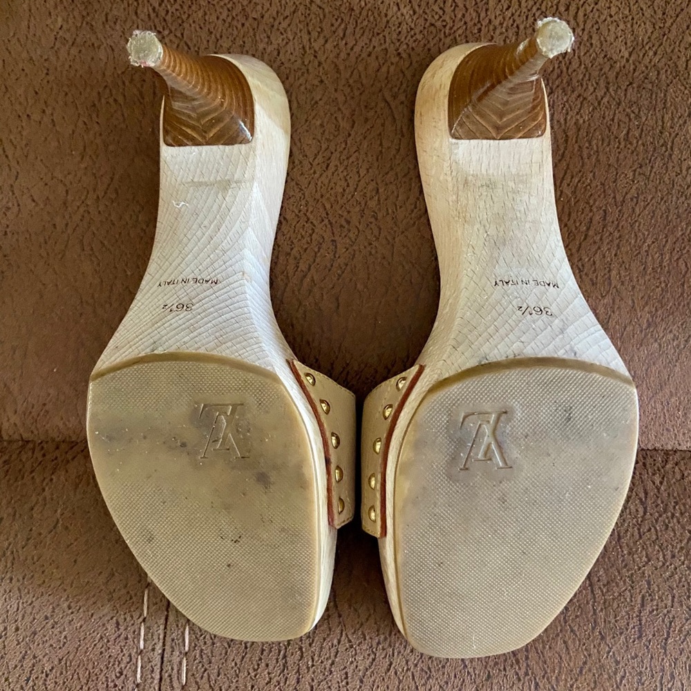 Authentic ! LV tan & brown leather heels🤩 - Picture 6 of 6